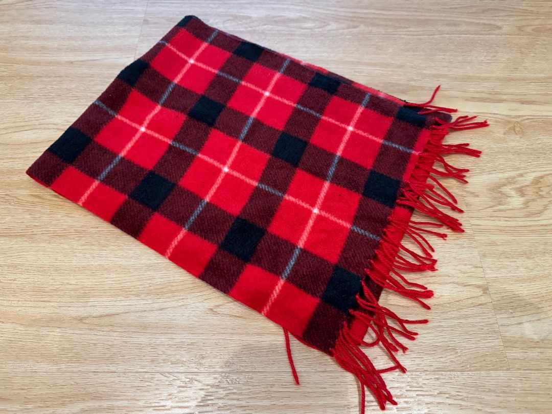 Winter scarf Red Black Checkered Women s Fashion Watches