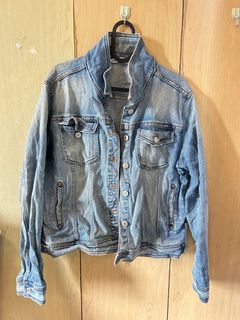 (Category: ) located in . Submitted by alldaywardrobe (Listing ID 1270899582, Image 1). Description: .