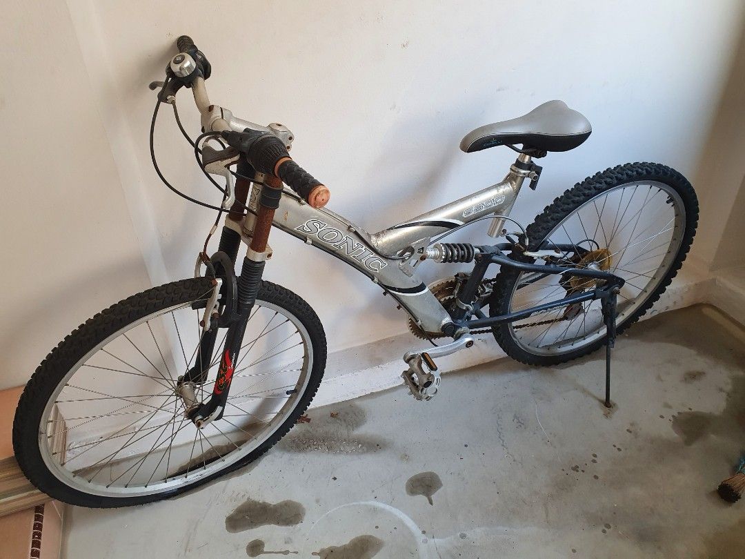 Price reduced* 26 inch full suspension mountain bike, Sports