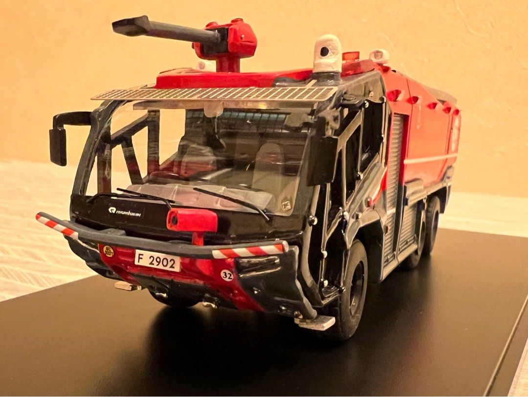 香港機場消防車1/76, 興趣及遊戲, 玩具& 遊戲類- Carousell