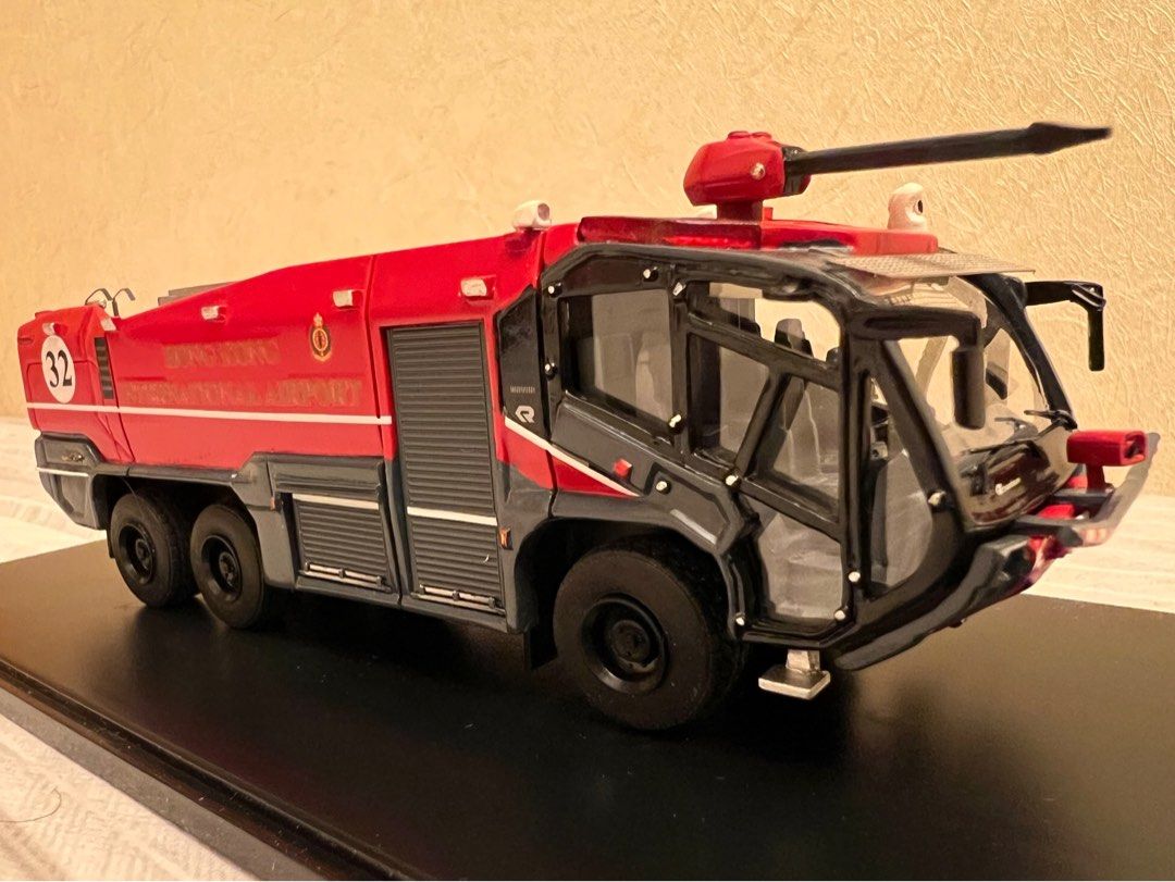 【人気商品！】 香港機場消防車1/76, Carousell 遊戲類- 玩具& 興趣及遊戲, ミニカー