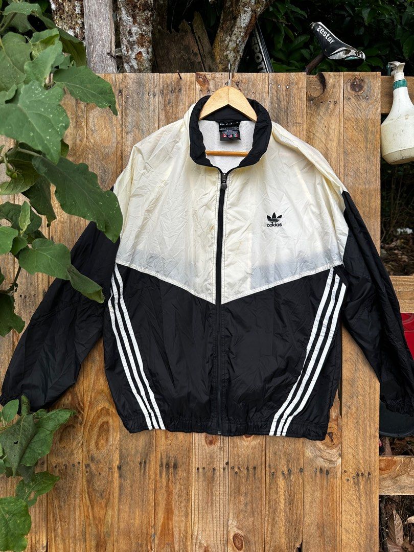 ADIDAS BUNGA WINDBREAKER VINTAGE Men s Fashion Activewear on