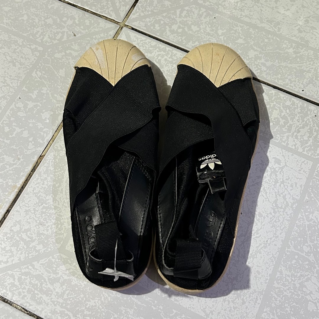 Adidas slip hot sale on 39