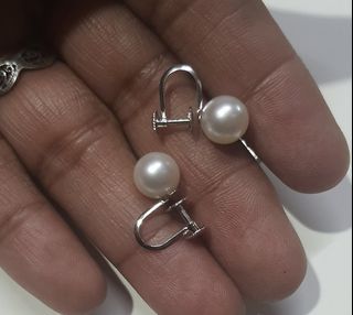 Akoya pearls screw back earrings