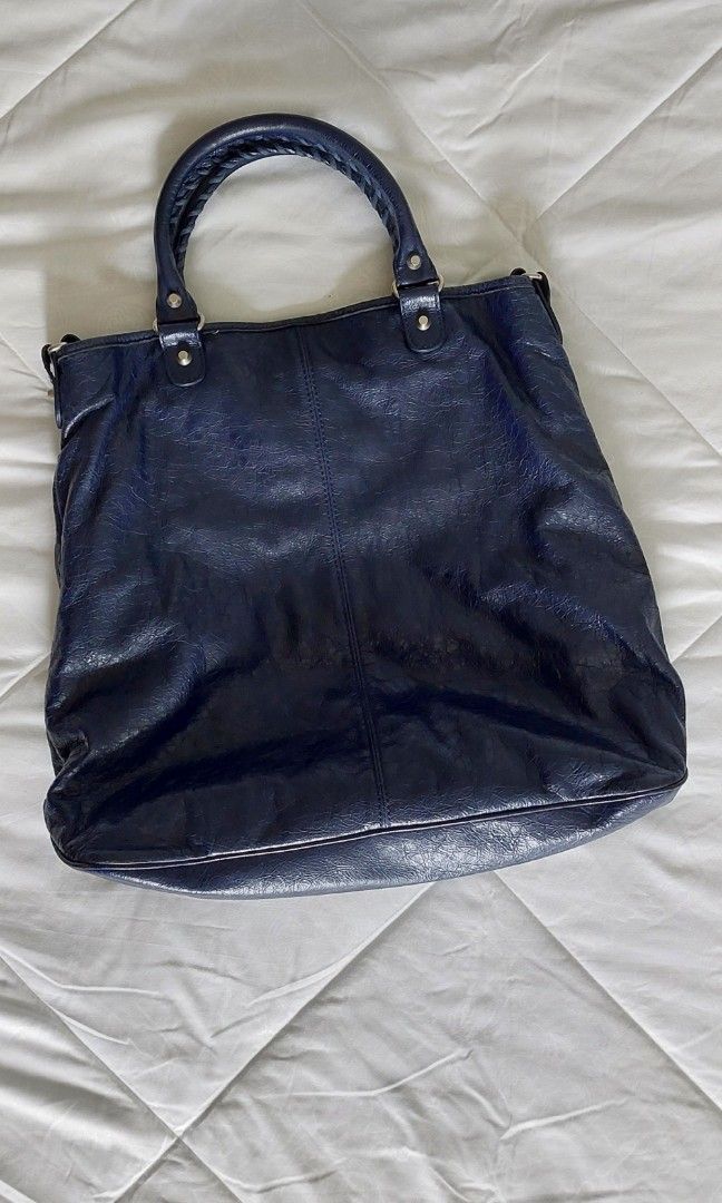 Balenciaga arena 2025 square tote