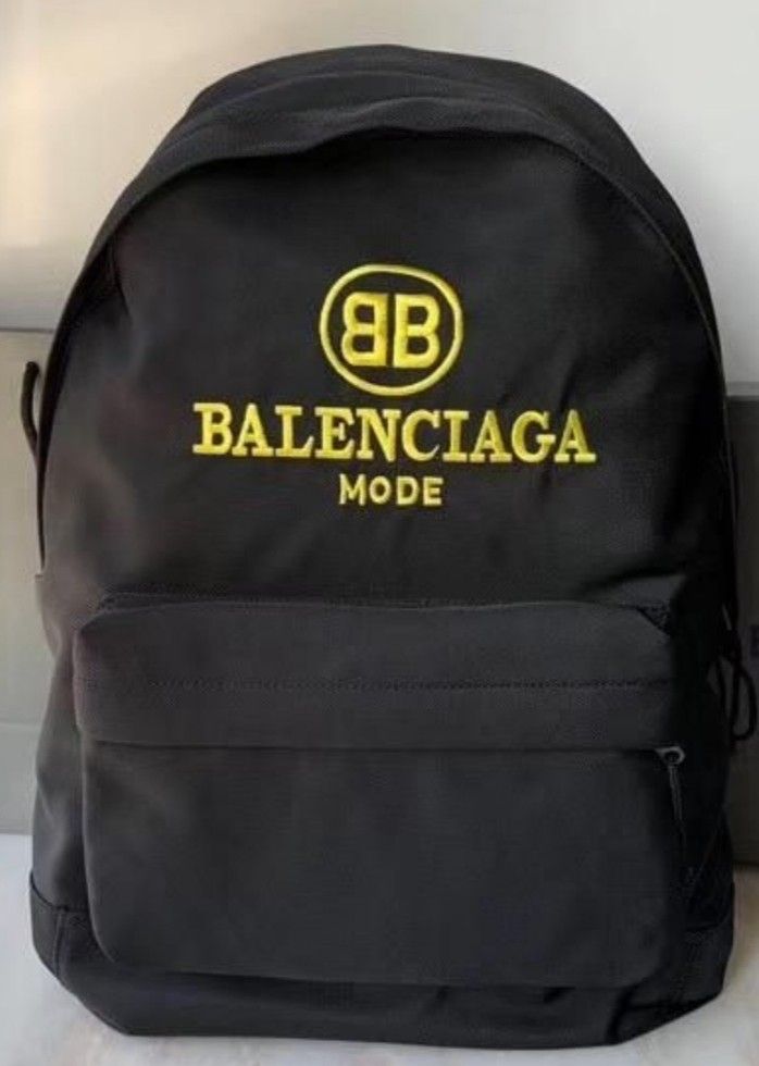 Balenciaga sales mode backpack