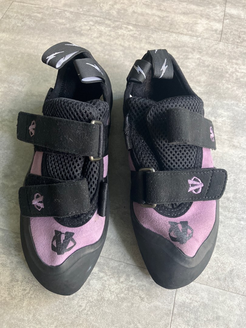 BN climbing bouldering shoes Evolv Defy Sports Equipment Other