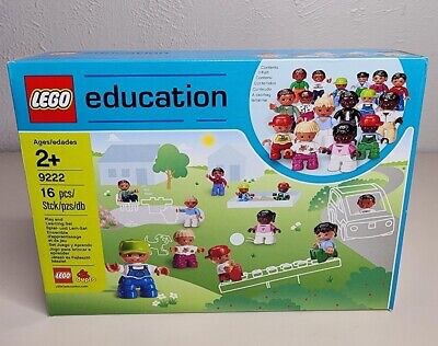 Duplo deals world people