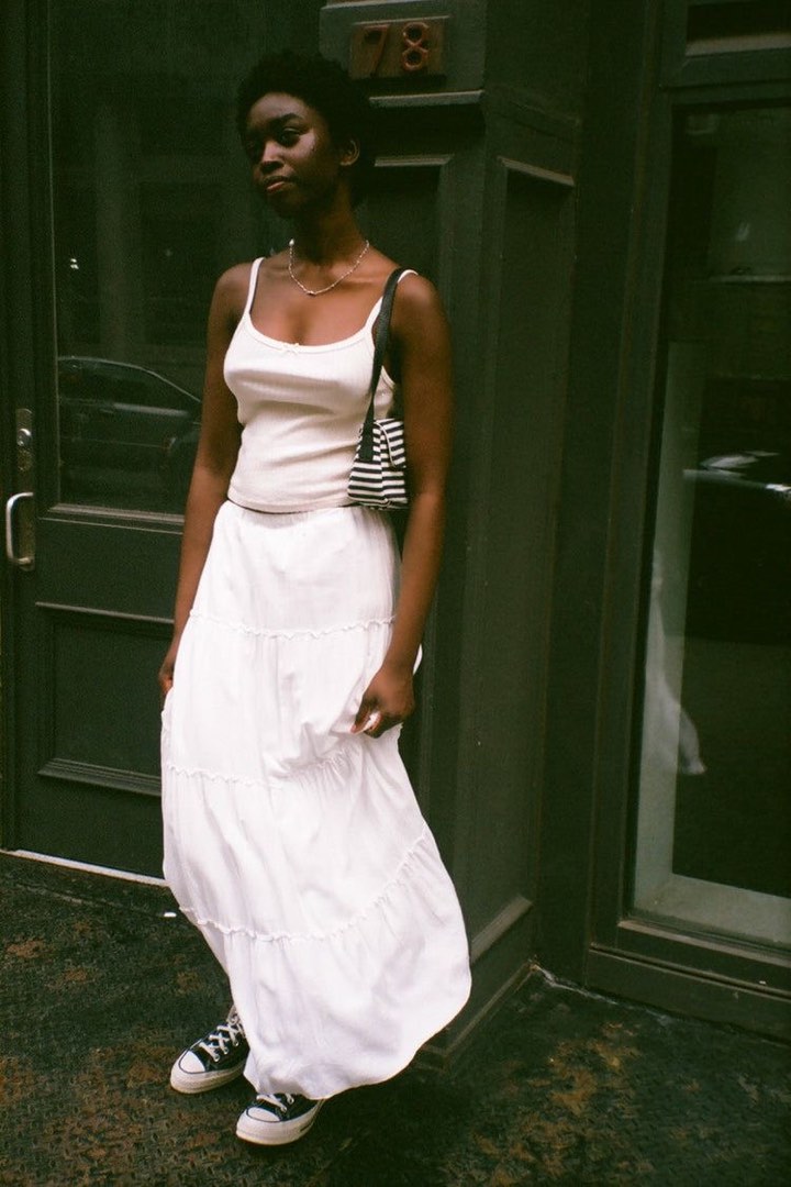 Brandy Melville Izzy Skirt, Women's Fashion, Bottoms, Skirts on Carousell