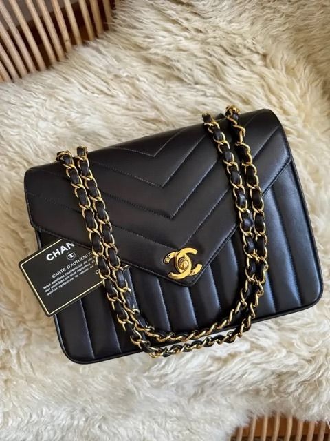Chanel Black Vertical Chevron Lambskin Flap Bag Luxury Bags