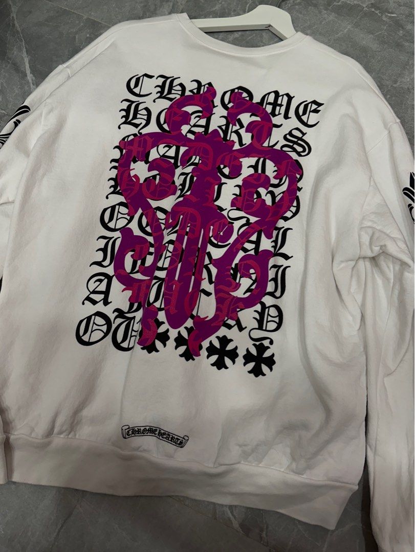 White sweatshirt with red hearts top