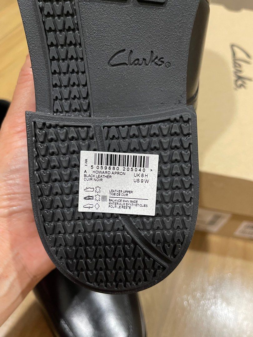 Clarks Howard Apron Black Leather, Men's Fashion, Footwear, Dress shoes on Carousell