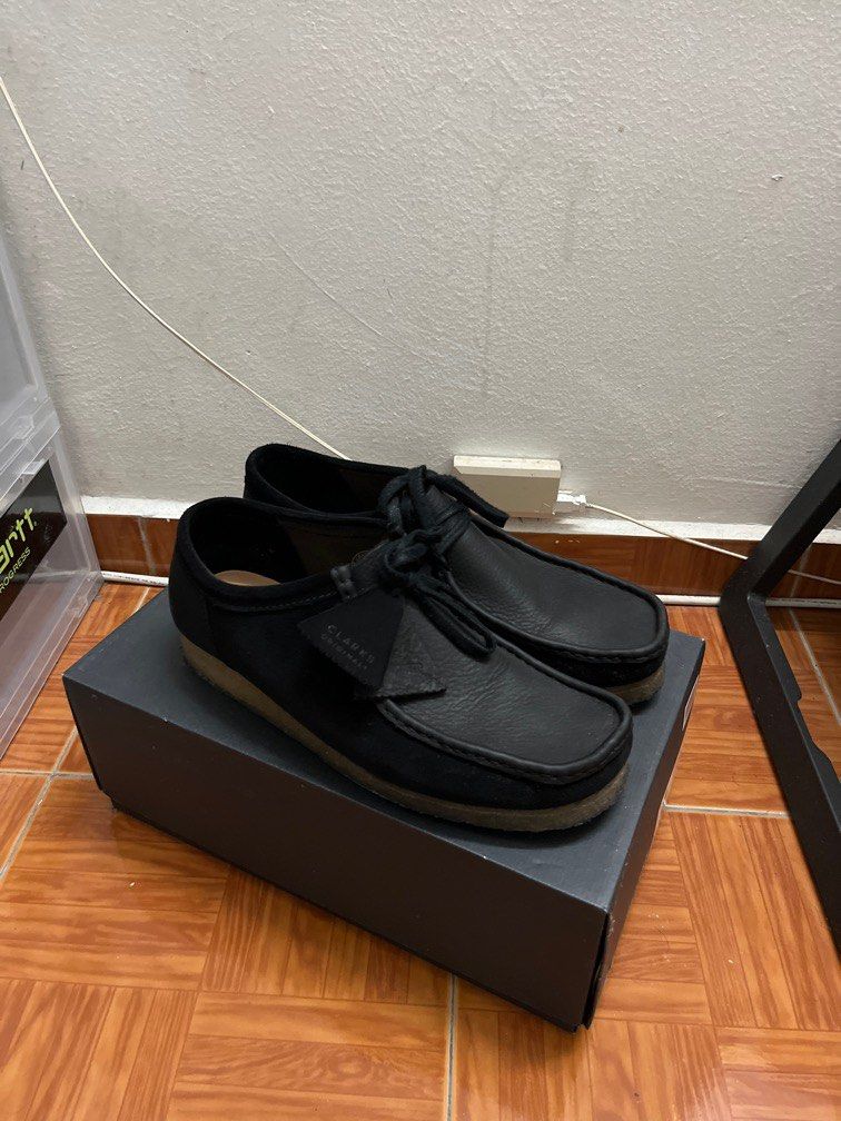 Clarks wallabees shop black sale