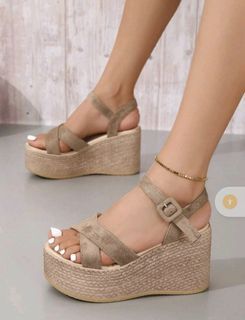 Criss cross ankle strap sandals - wedge