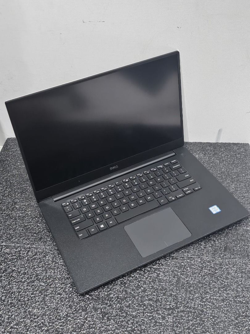 Dell Precision 5520 Intel i7 6th Nvidia Quadro m1200 16GB