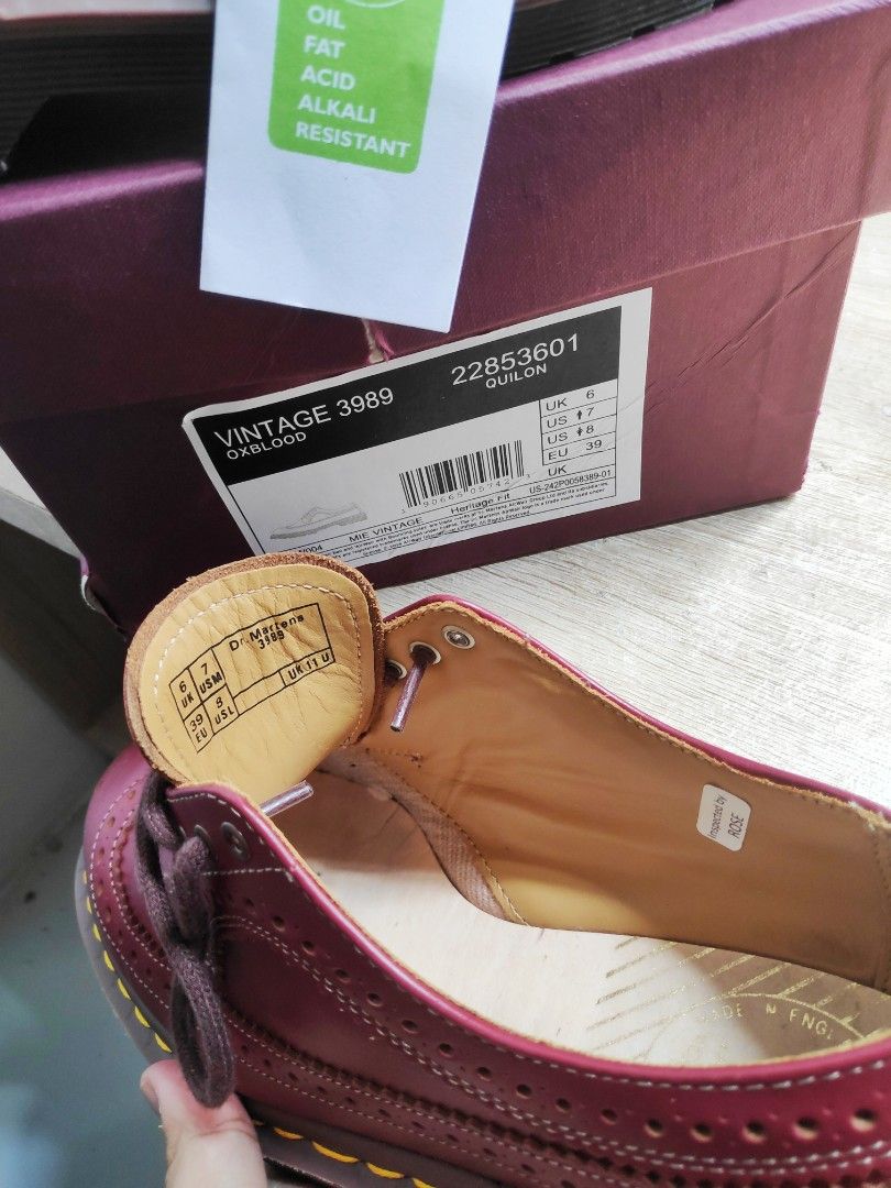 Dr martens on sale vintage oxblood 146