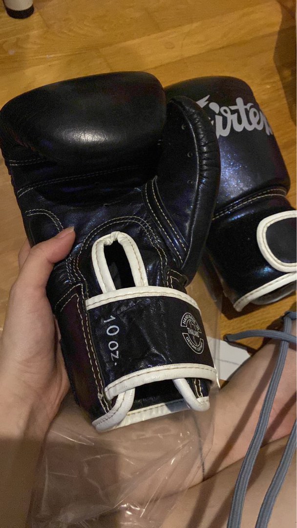 Fairtex 10z boxing gloves blue limited edition Sports Equipment