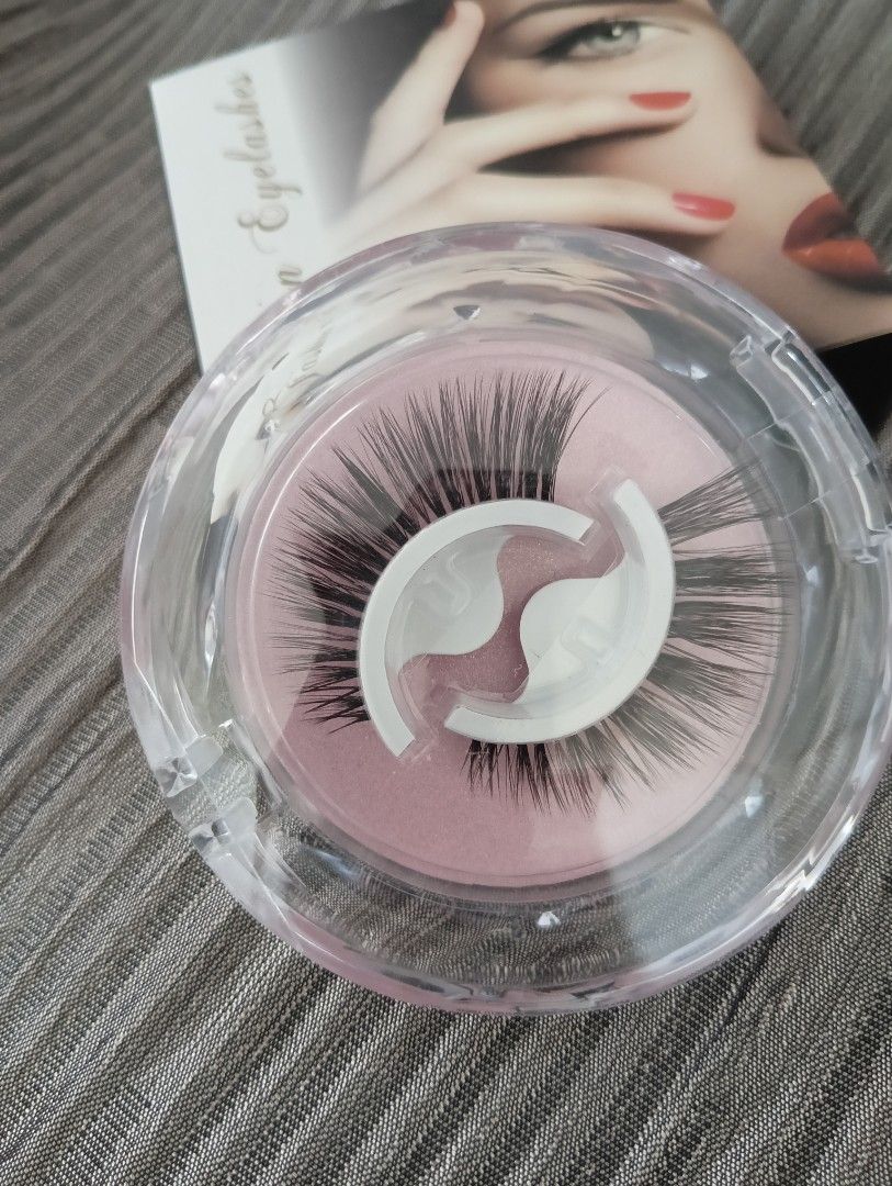 FASHION EYE LASHES (Category: Vision Care) located in Caloocan City. Submitted by shopna2024 (Listing ID 1271056472, Image 1). Description: new di ko lang bet yung length mahaba sya not ordinary to those who wants extra length tlga for eyelashes go na ! maganda and Matic na dumidikit no need glue and re usable 299 ko na purchase online free shipping ko na once you order lagyan ko pa ng freebies na items ko for you to try !!.