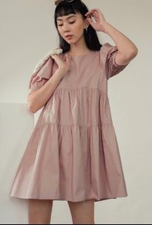 (Category: ) located in . Submitted by wardrobesos (Listing ID 1271128395, Image 1). Description: .
