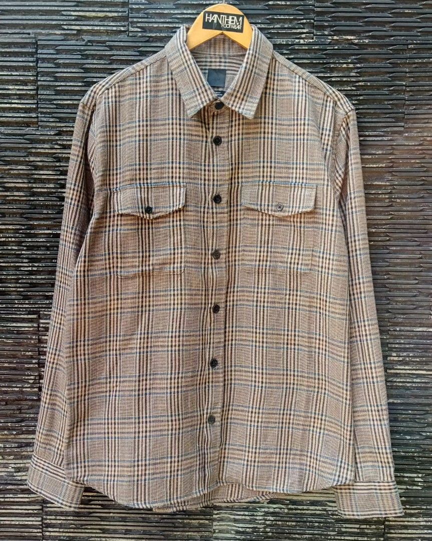 H and M flannel shirt Fesyen Pria Pakaian Atasan di Carousell
