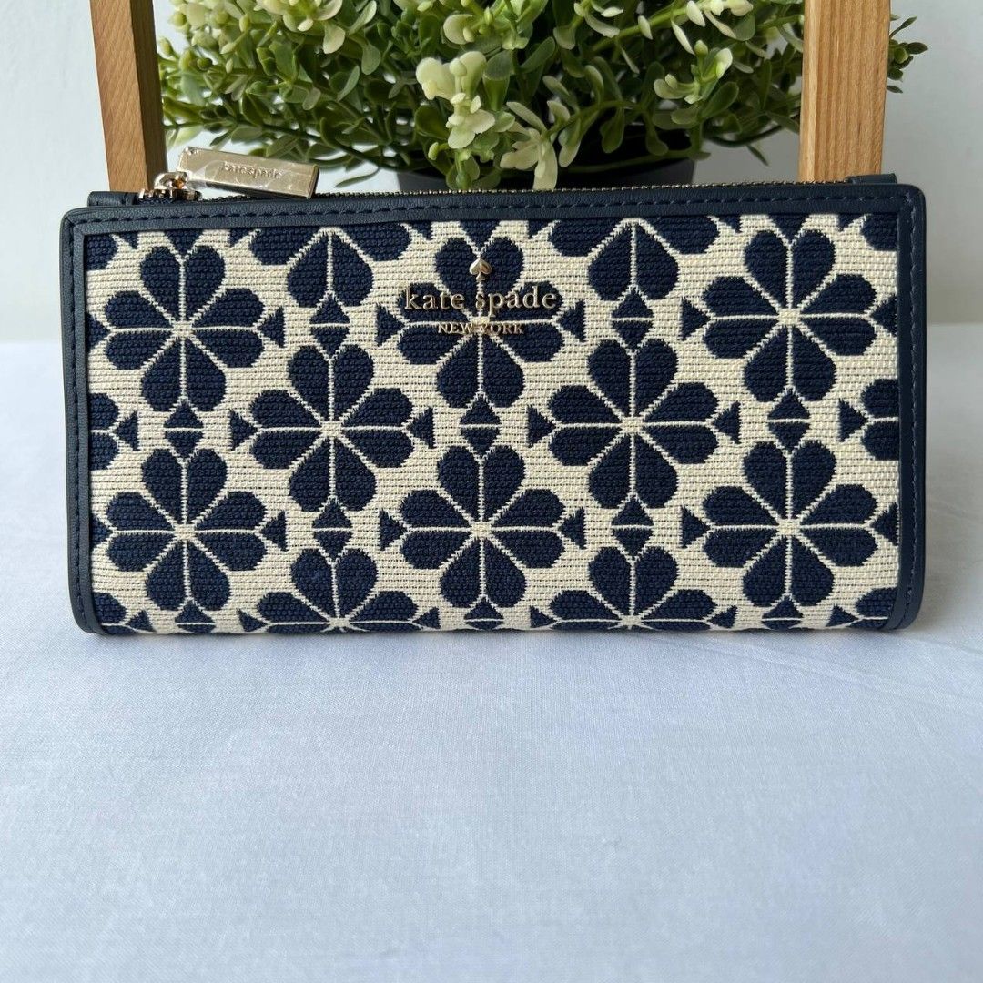HARGA NET Kate spade KS Large Slim Bifold Wallet Flower Jacquard Blue Multi. 17x8.5 1.275jt