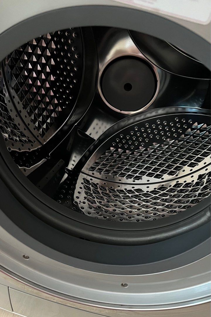 Hitachi BDS1100 front load washer dryer. Made in Japan model., TV