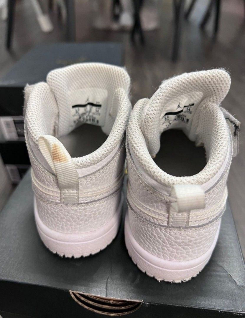Jordan 1 deals white kids