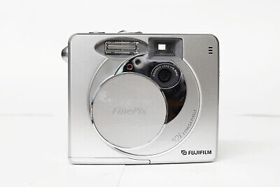 デジタルカメラFUJIFILM FinePix FINEPIX 30I - デジタルカメラ