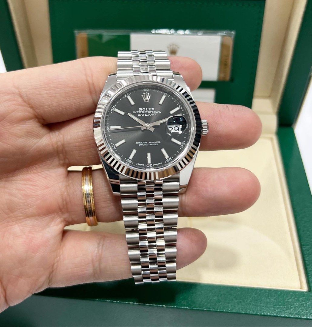 Datejust 41 white outlet gold bezel