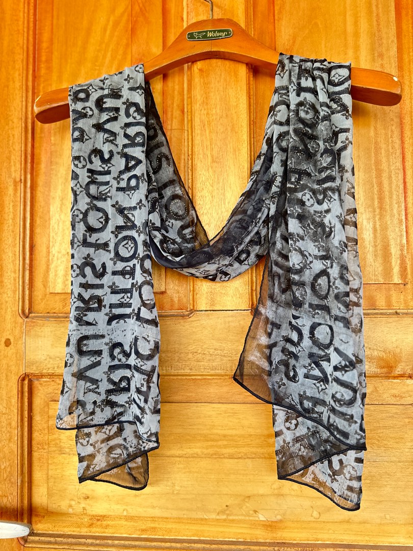 Louis Vuitton Scarf, Women's Fashion, Watches & Accessories, Scarves on ...