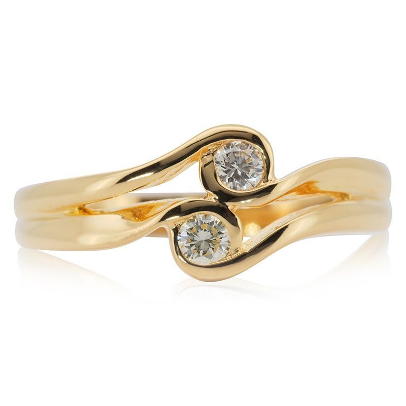 Luxurious 0.1 ct. Round Diamond Ring set in 20K Yellow Gold SR