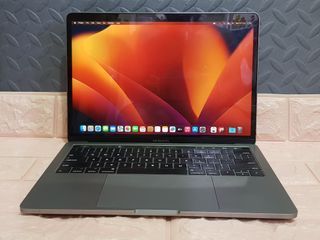 Macbook pro 13inch 8gb ram 512 ssd 2017 model touch bar