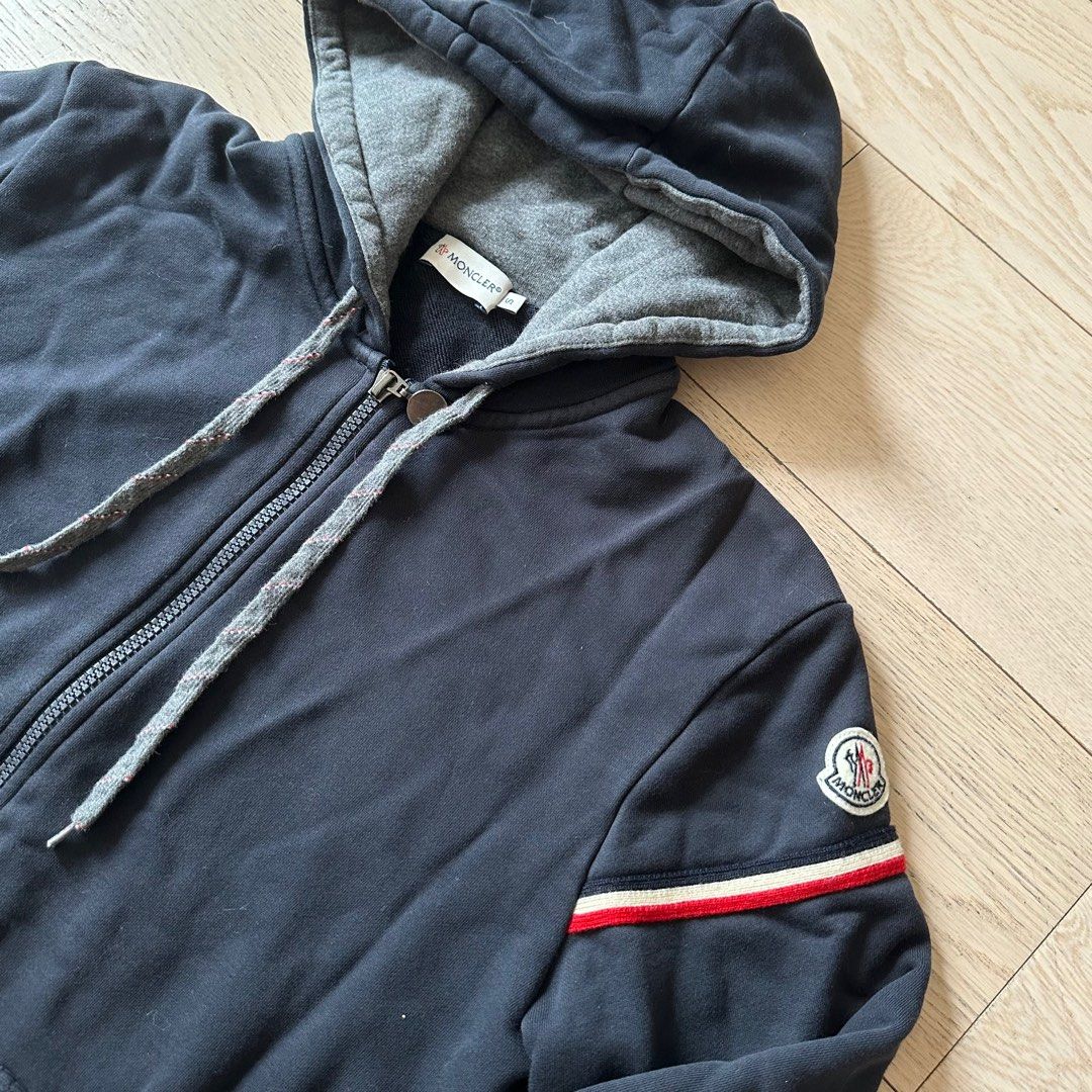Moncler hoody store