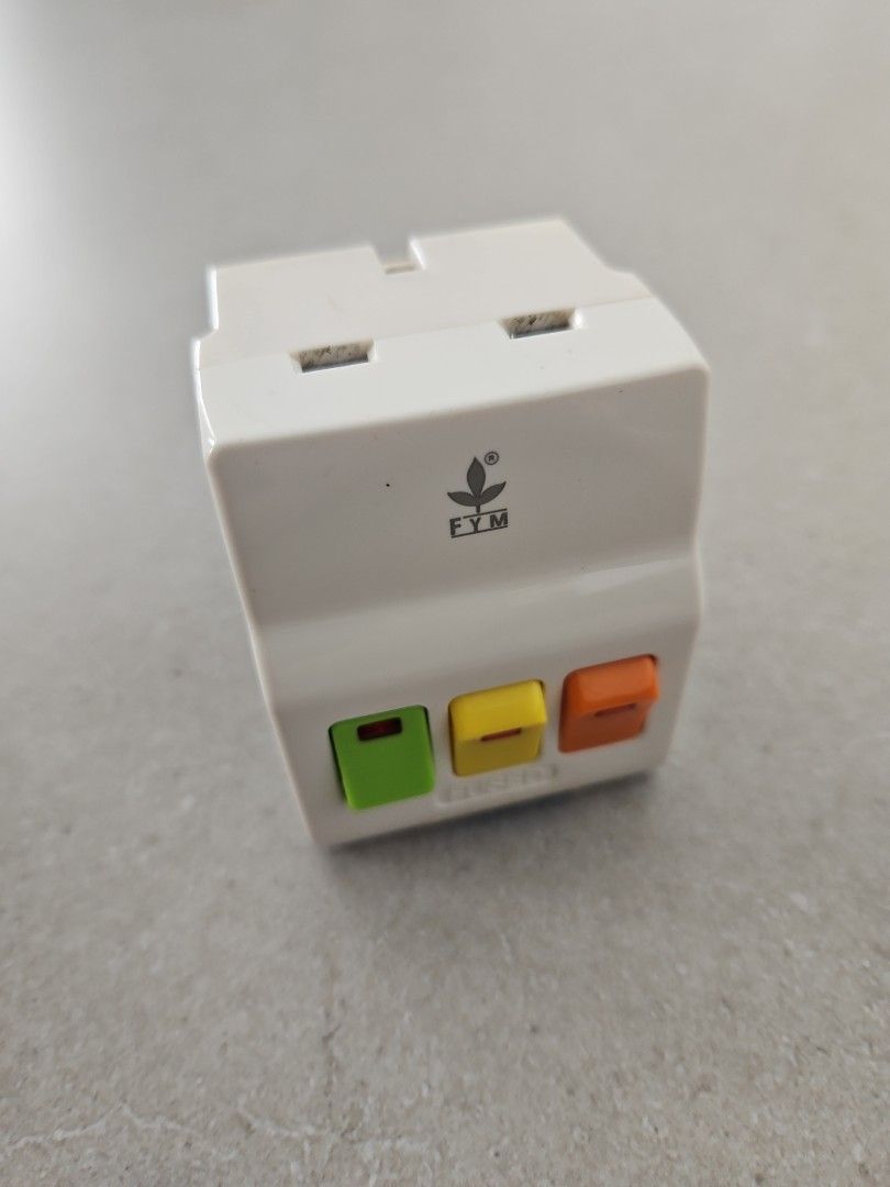 Multi adapter (Category: Electrical, Adaptors & Sockets) located in Singapore. Submitted by eszheat (Listing ID 1271048879, Image 2). Description: 3 pieces takes all for $15.00 one for $6.00.