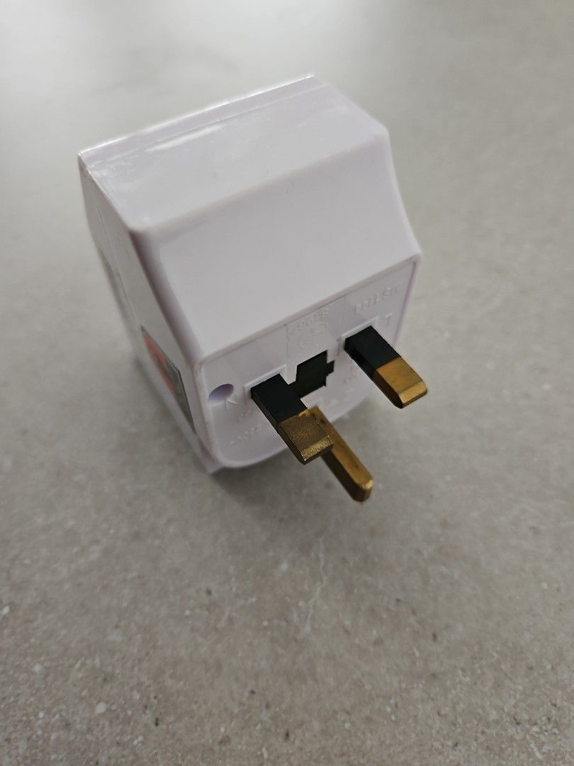 Multi adapter (Category: Electrical, Adaptors & Sockets) located in Singapore. Submitted by eszheat (Listing ID 1271048879, Image 5). Description: 3 pieces takes all for $15.00 one for $6.00.