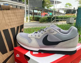 White nike sales trainers size 2