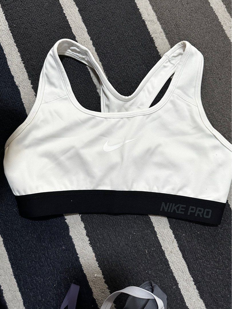 White nike pro sports bra clearance