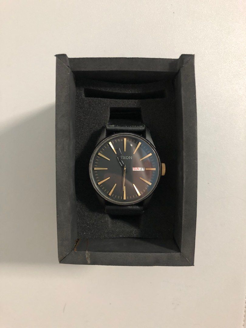Nixon sentry leather sales 42mm