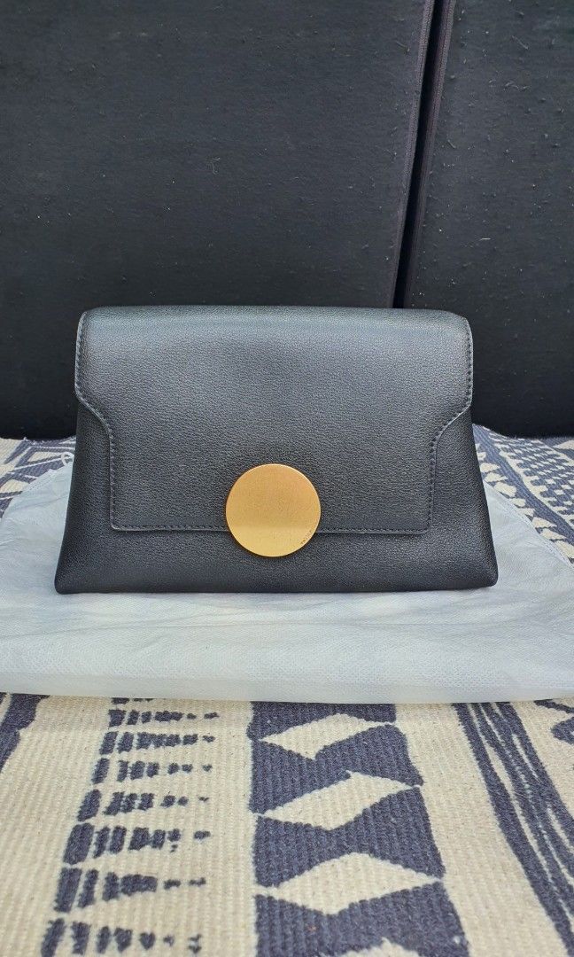 Oryany structured sling bag (Category: Luxury Bags & Wallets) located in Antipolo. Submitted by switchneighborhood (Listing ID 1271051716, Image 1). Description: rank ab condition authentic.