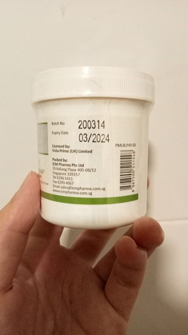 Paralin (White Soft Paraffin) Moisturiser, Protectant for eczema in