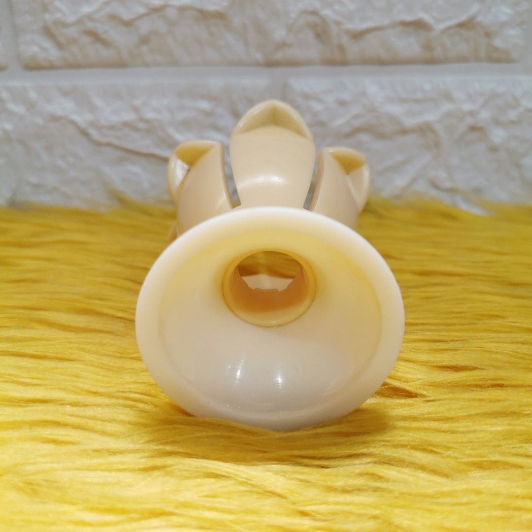 Plastic boiled egg cup/holder (Category: Dinnerware & Cutlery) located in Kawit. Submitted by thrift_nook (Listing ID 1271074414, Image 3). Description: .