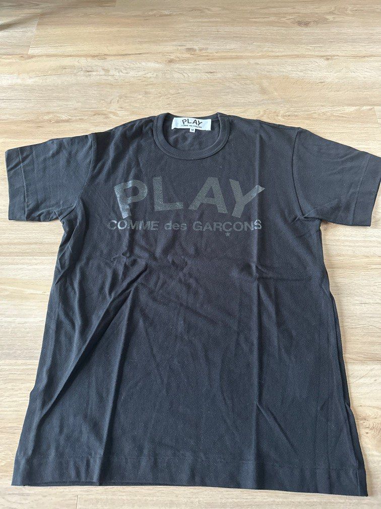 Comme des garcons play t shirt shrink hotsell