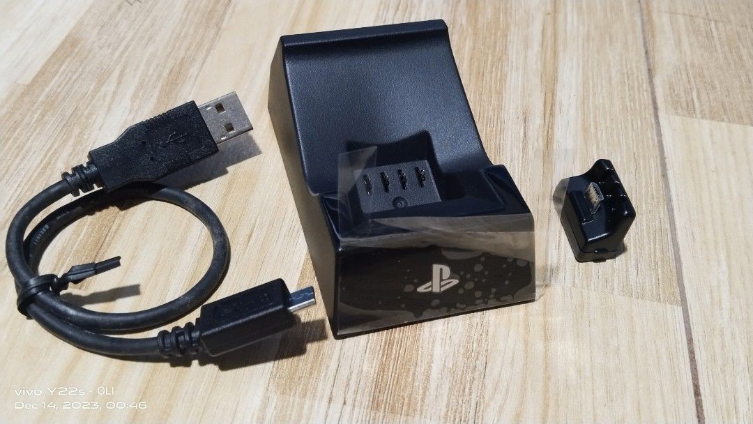 PS4 Dualshock 4 Charging dock, Video Gaming, Gaming Accessories, Cables