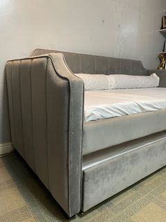 Pull out Day bed/ Sofa bed (Single)