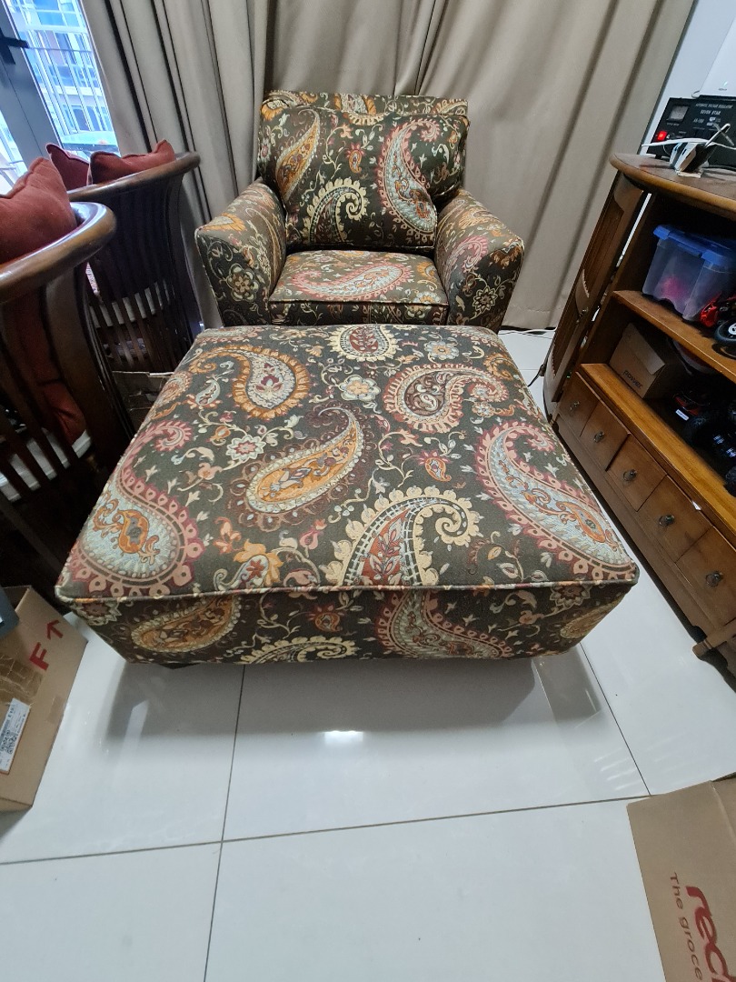 Royal Sofa set. Only 150.. Rarely used. Super comfortable & imported