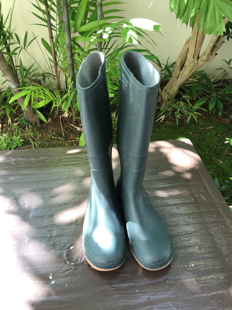 Cheap sales rubber boots