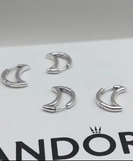 Sale💜 PANDORA moon hoop earring