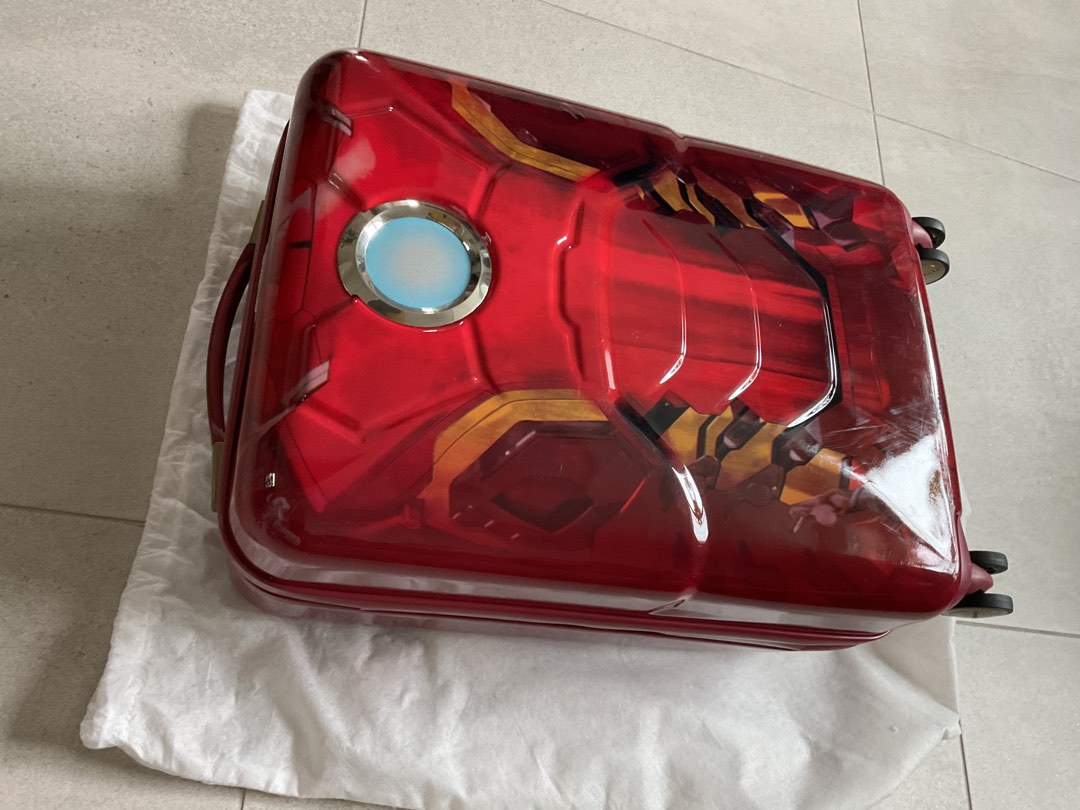 Samsonite 20 inch Marvel iron man luggage, 名牌, 手袋及銀包- Carousell