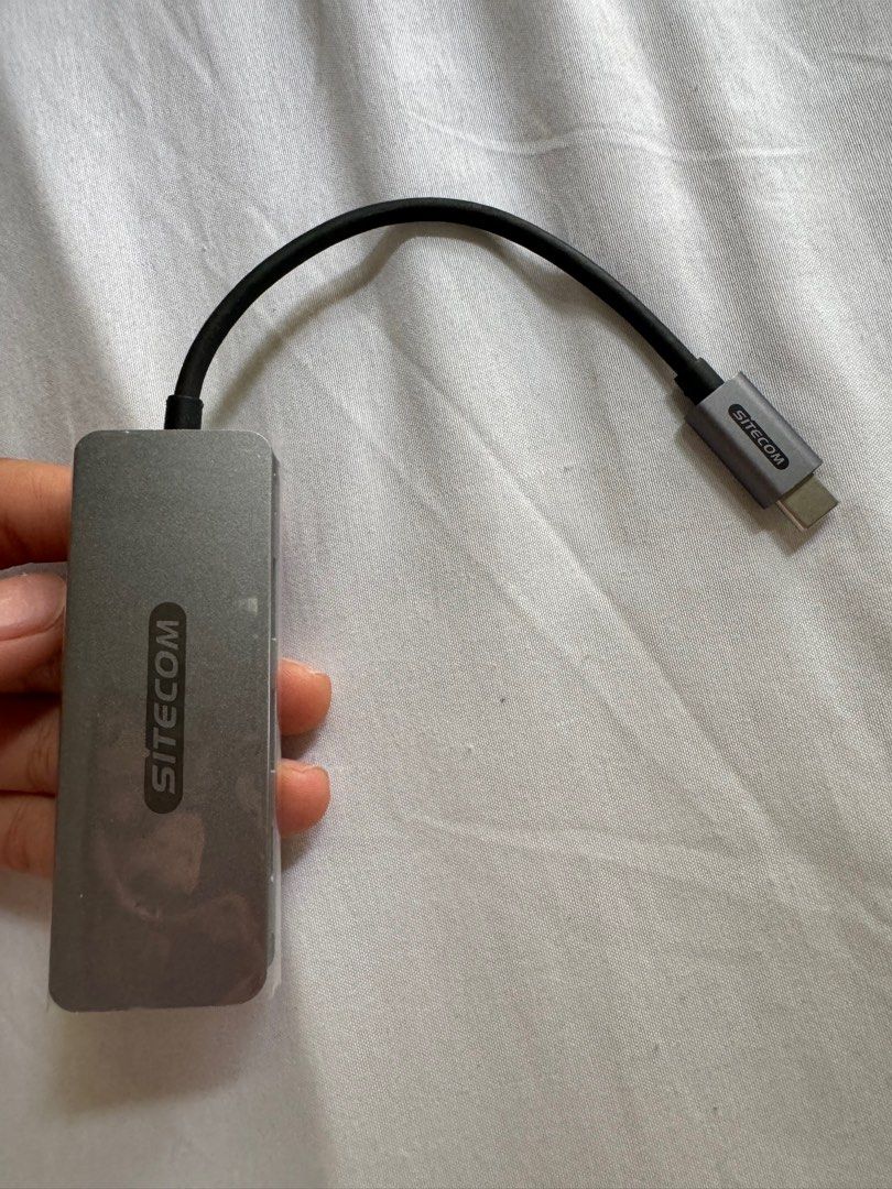 Sitecom USB-C to 4x USB-C Hub (Category: Chargers & Cables) located in Manila. Submitted by shopwithdikyu (Listing ID 1271080482, Image 3). Description: Never been used. Sumobra lang ako ng bili.