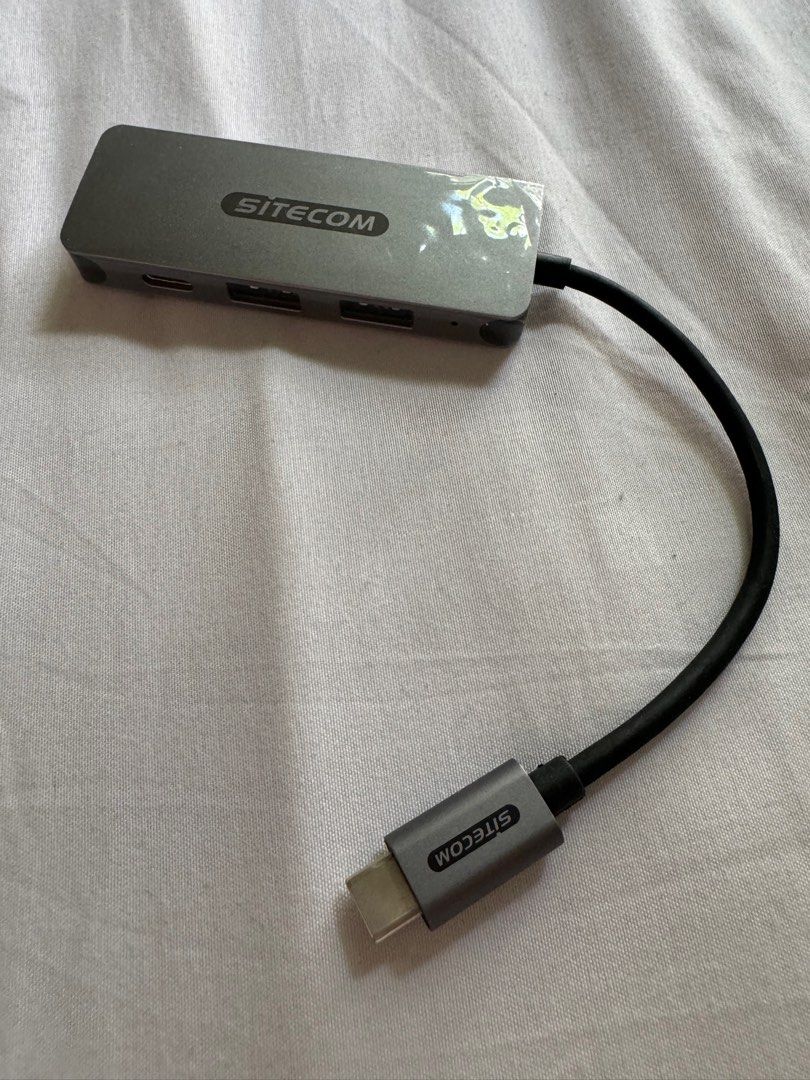 Sitecom USB-C to 4x USB-C Hub (Category: Chargers & Cables) located in Manila. Submitted by shopwithdikyu (Listing ID 1271080482, Image 1). Description: Never been used. Sumobra lang ako ng bili.